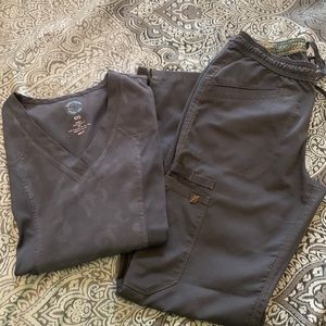 Dickies 2 Piece! and Koi Scrubs Set size XS Grey